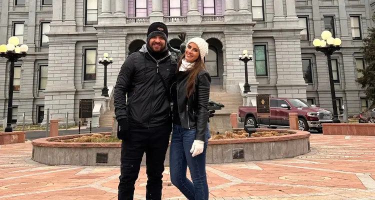 Casal no Capitolio de Denver